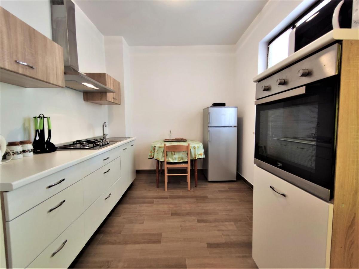 Apartments Morena Rakalj Extérieur photo