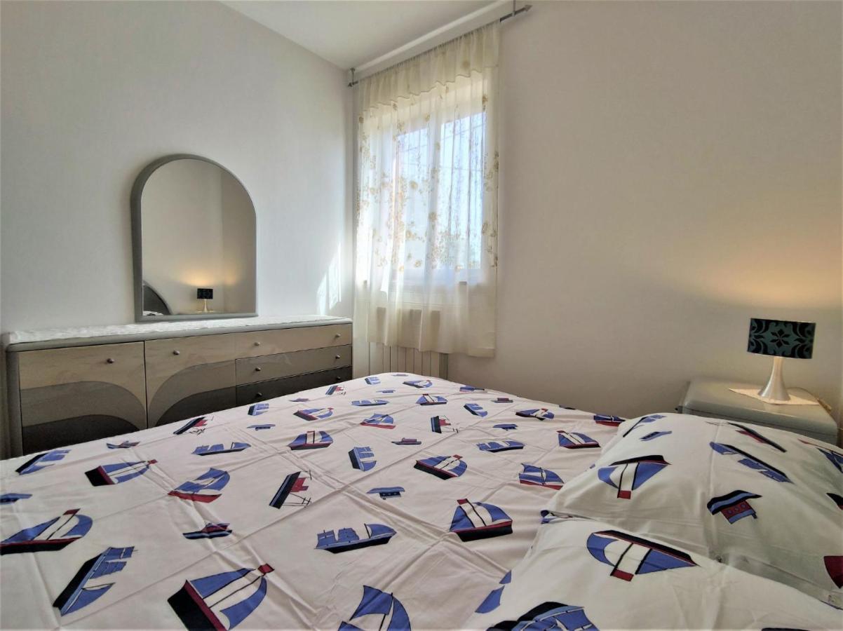 Apartments Morena Rakalj Extérieur photo